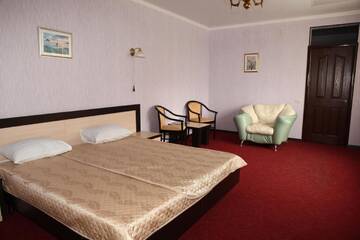 Фото номера Полулюкс Гостиница Sochi Hotel г. Брянск 2