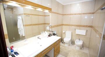Фото номера Представительский люкс Гостиница City Hotel г. Брянск 8