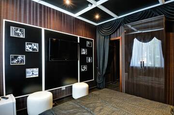 Фото номера Стандартный номер с кроватью размера размера «king-size» Гостиница City Hotel г. Брянск 4